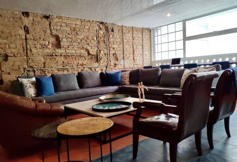 ペンション The Milagro Guest House