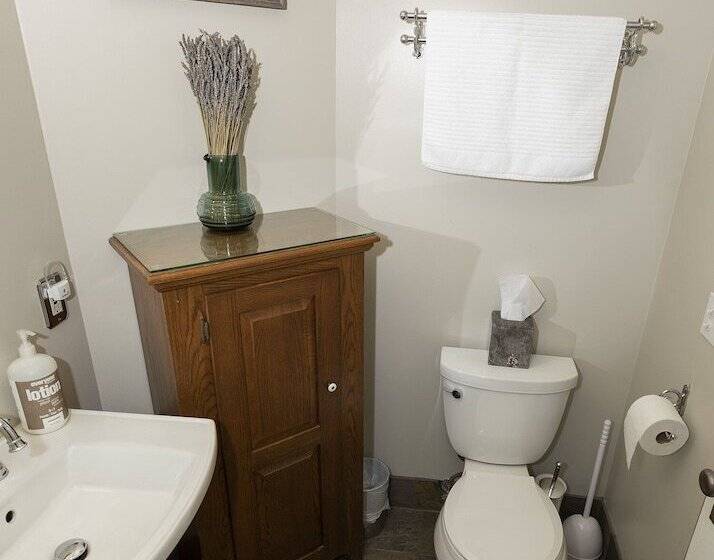 بنسيون The Stone House Inn