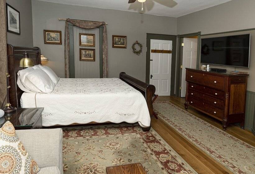 بنسيون The Stone House Inn