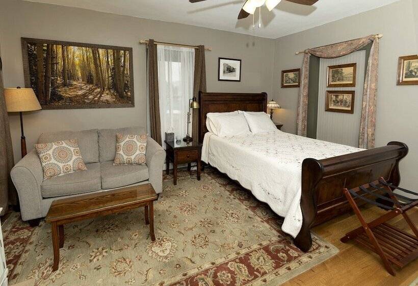 بنسيون The Stone House Inn