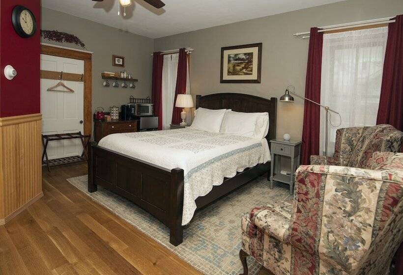 بنسيون The Stone House Inn