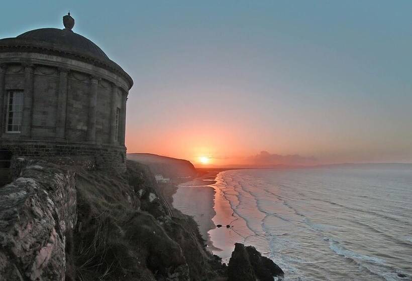 بنسيون The Strand House