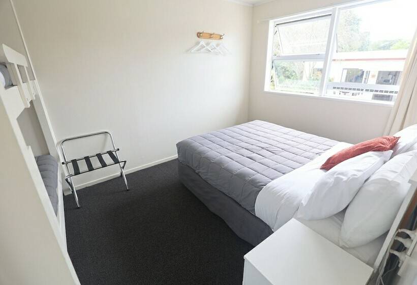 אתר נופש Orere Point Top 10 Holiday Park