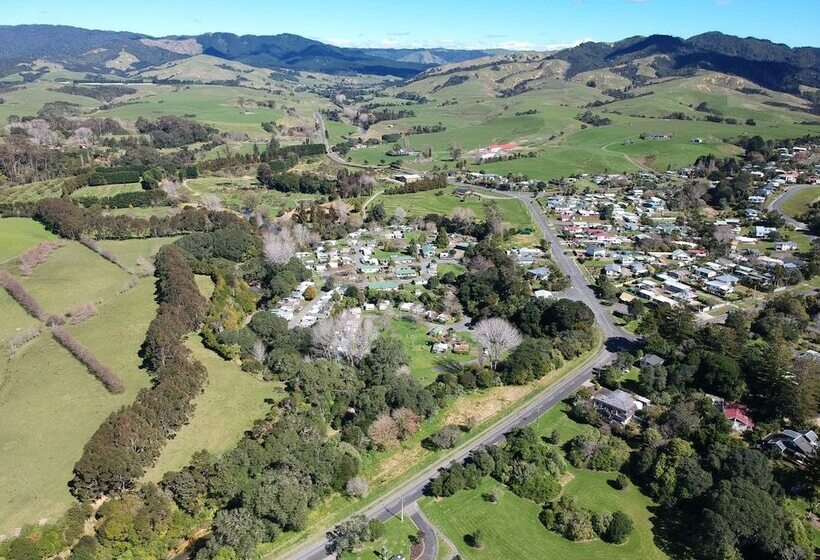 منتجع Orere Point Top 10 Holiday Park
