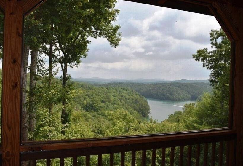 Wisteria Lodge
