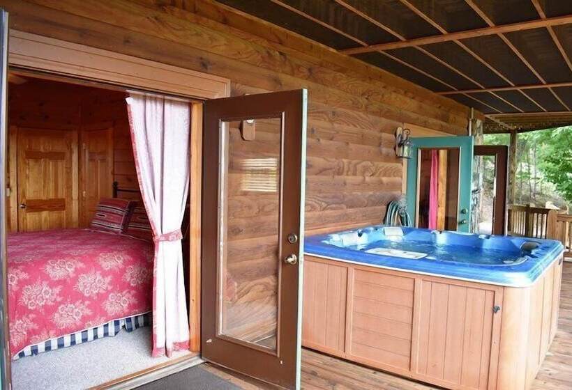 Wisteria Lodge