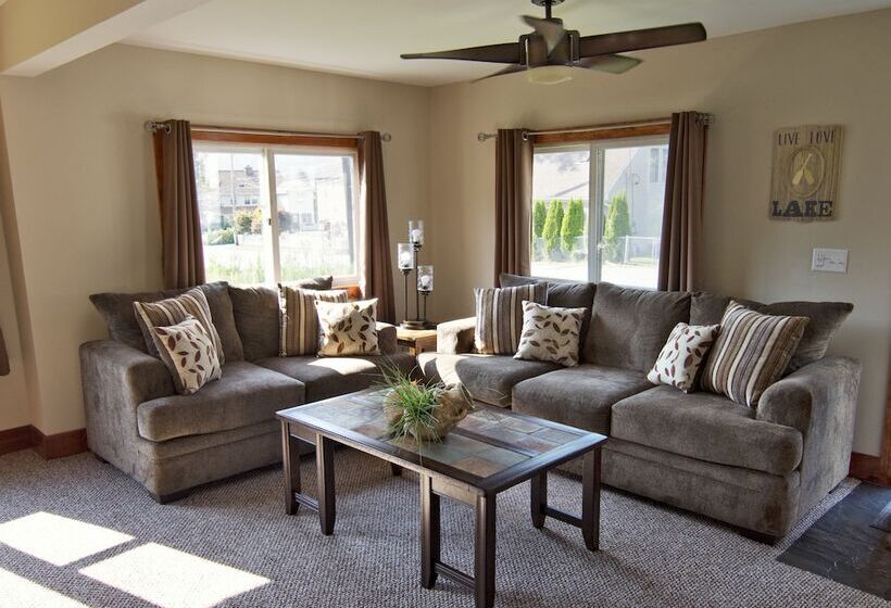 Beach Cottages At Lake George