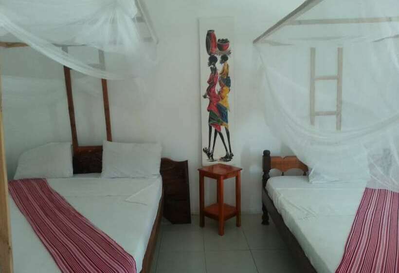 Bed and Breakfast Ebony & Ivory Bungalows