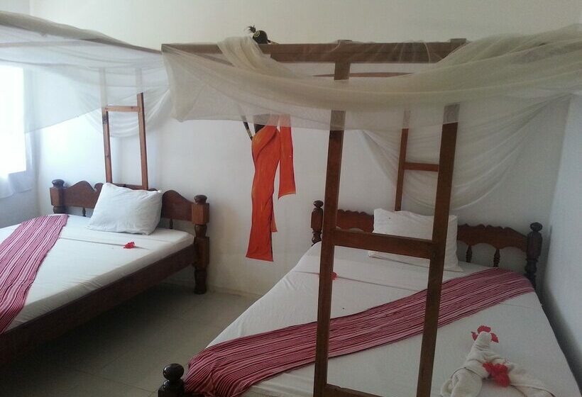 Bed and Breakfast Ebony & Ivory Bungalows