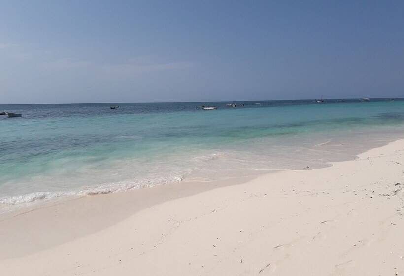 Bed and Breakfast Ebony & Ivory Bungalows