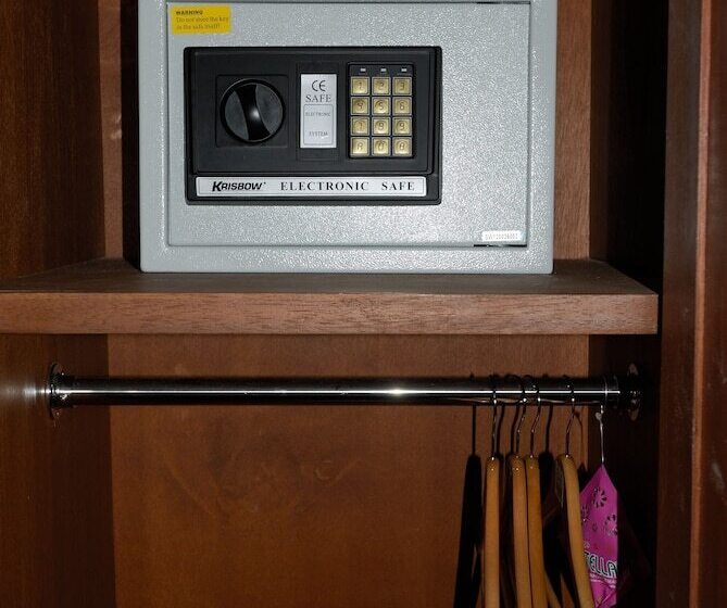 ベッドアンドブレックファースト Froggies Divers Lembeh