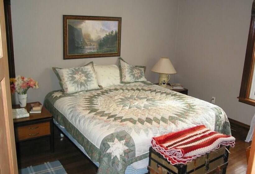 Bed and Breakfast Prairie Creek Inn