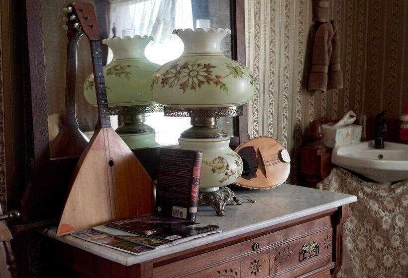 Bed and Breakfast Prairie Creek Inn