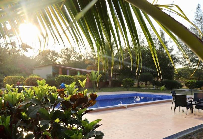 צימר Yuna Village Garden Resort