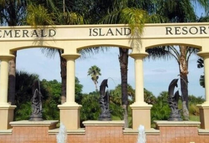 Emerald Island 7bd/4.5ba Pool Home #7ei565