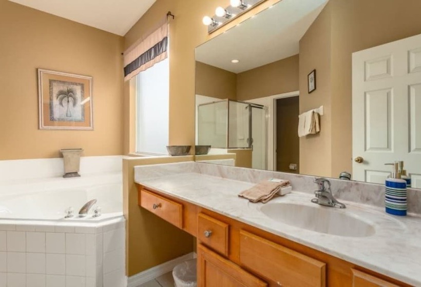 Emerald Island 7bd/4.5ba Pool Home #7ei565