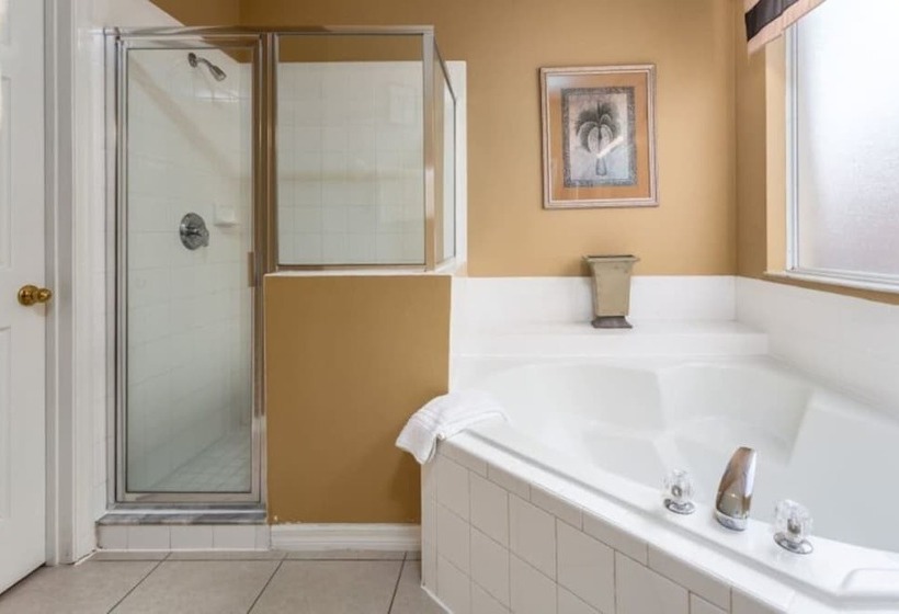 Emerald Island 7bd/4.5ba Pool Home #7ei565