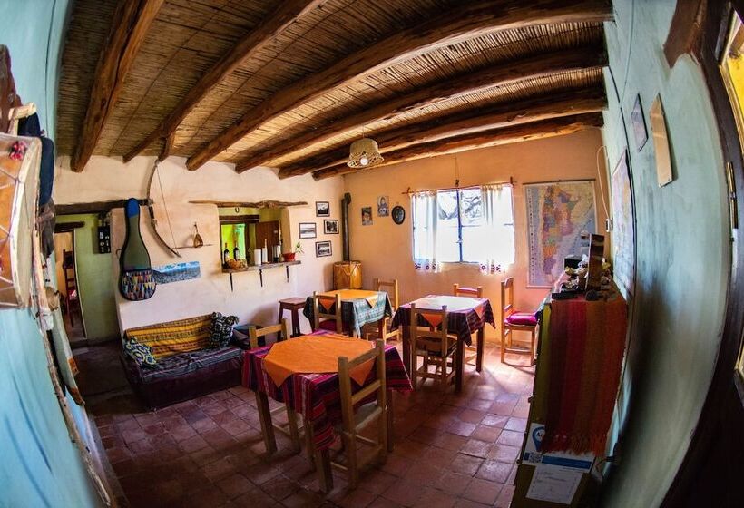 مسافرخانه Casa Amancay