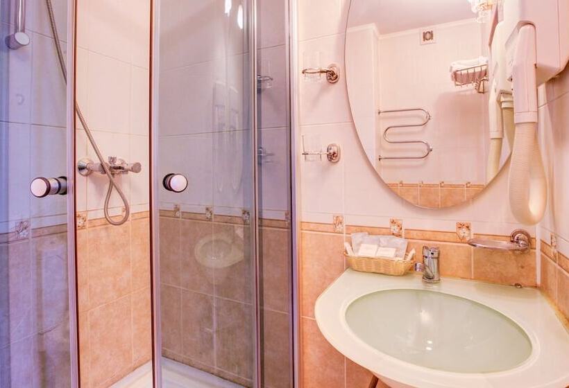 فندق فئة نجمة واحدة Golicyn Club