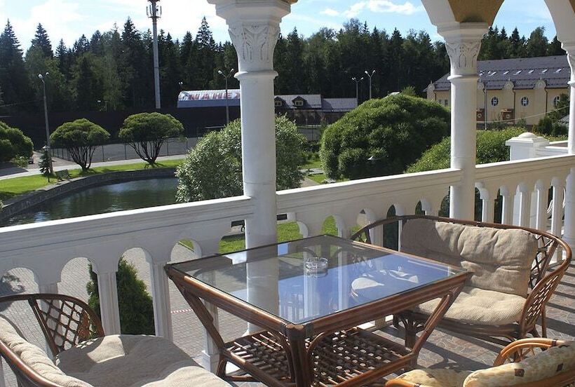 簡易ホテル Golicyn Club