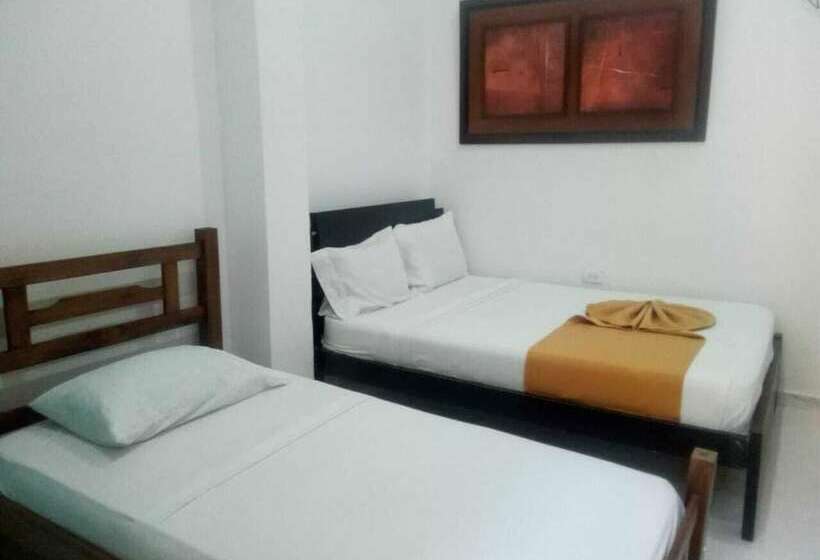 Hostal Santa Marta Magica   Hostel