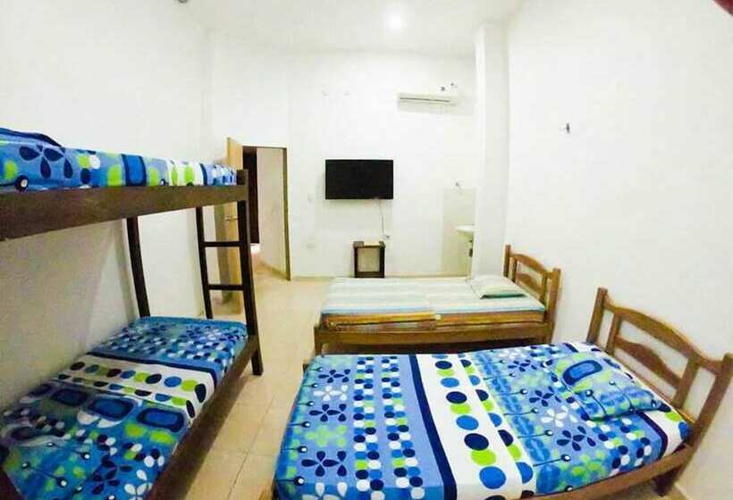 Hostal Santa Marta Magica   Hostel