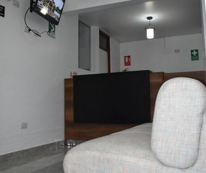 مسافرخانه Tierra Del Sol