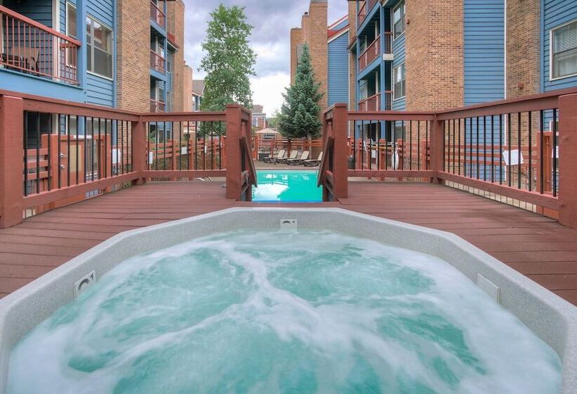 هتل 4br Renovated   Sleeps 12  Downtown Breck By Redawning