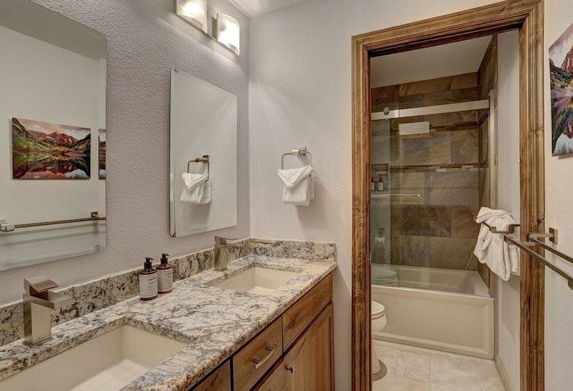 ホテル 4br Renovated Sleeps 12 Downtown Breck By Redawning