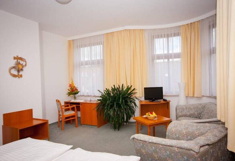 호텔 Am Kellerberg