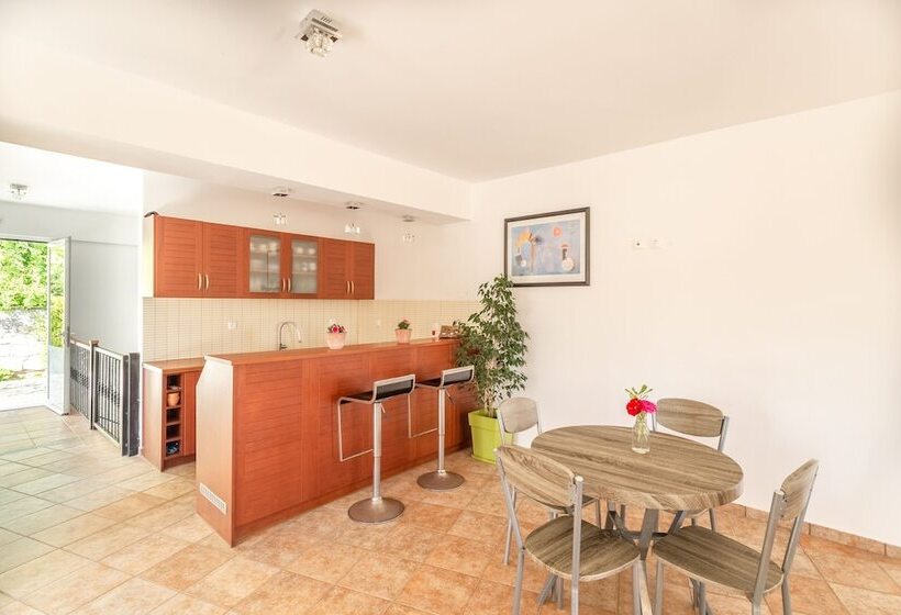 Отель Aphrodite