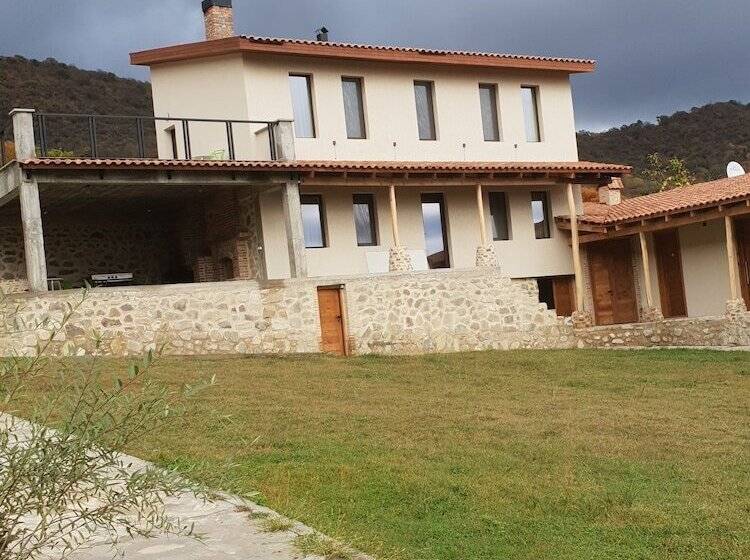 هتل Babaneuris Marani