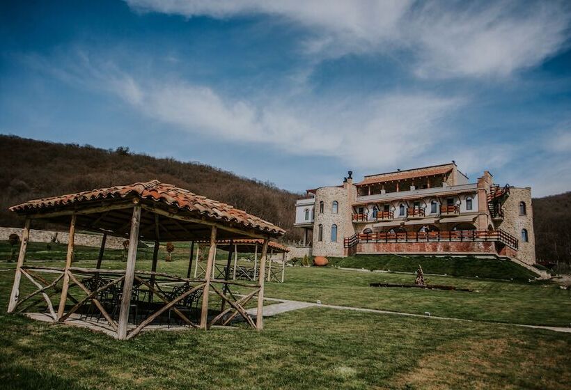 هتل Babaneuris Marani