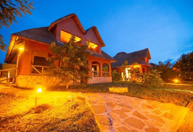 هتل Buffalo Safari Lodge