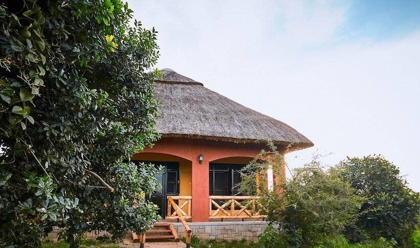 هتل Buffalo Safari Lodge