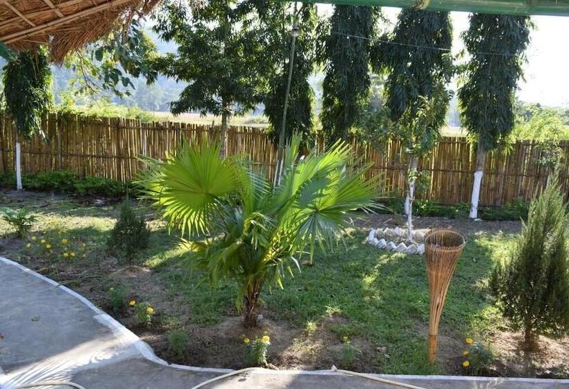 فندق Camp Rhino Resort