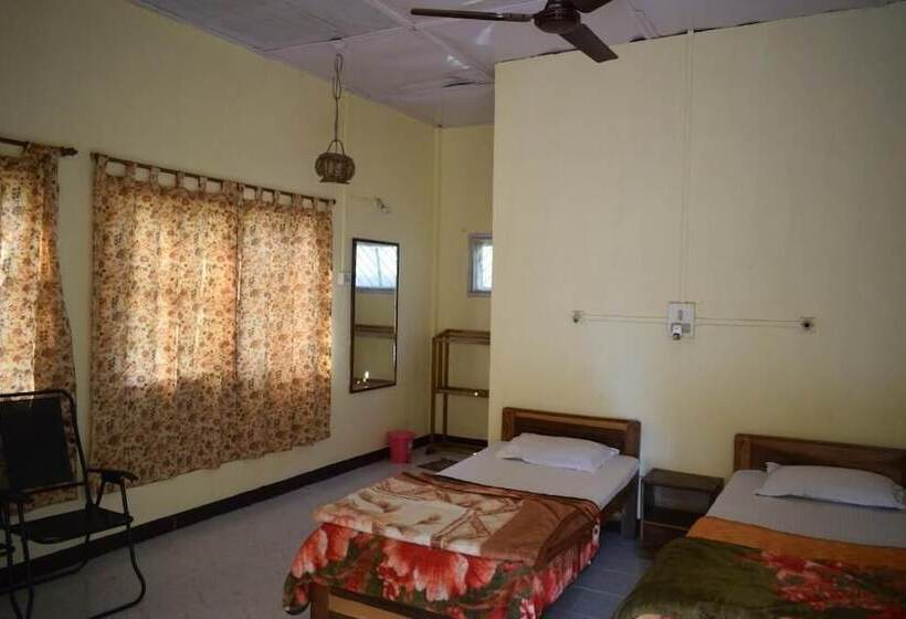 فندق Camp Rhino Resort