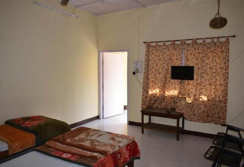 فندق Camp Rhino Resort