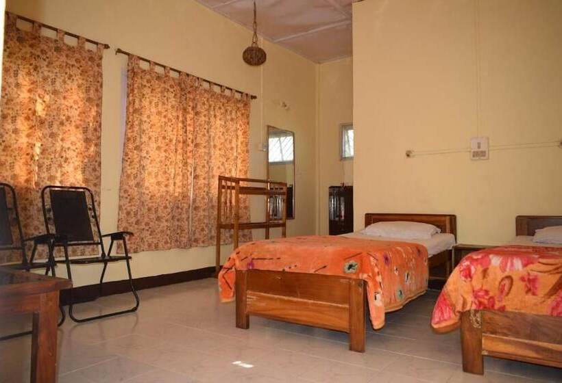 فندق Camp Rhino Resort