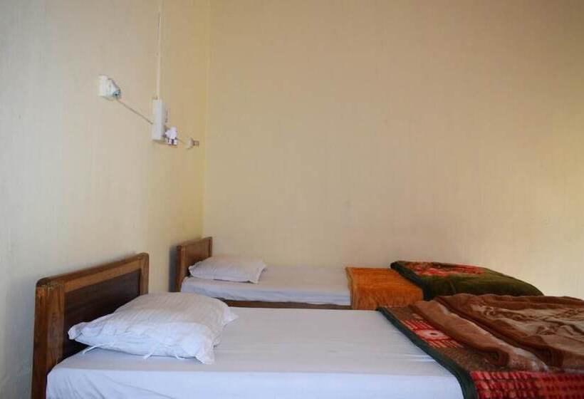 فندق Camp Rhino Resort