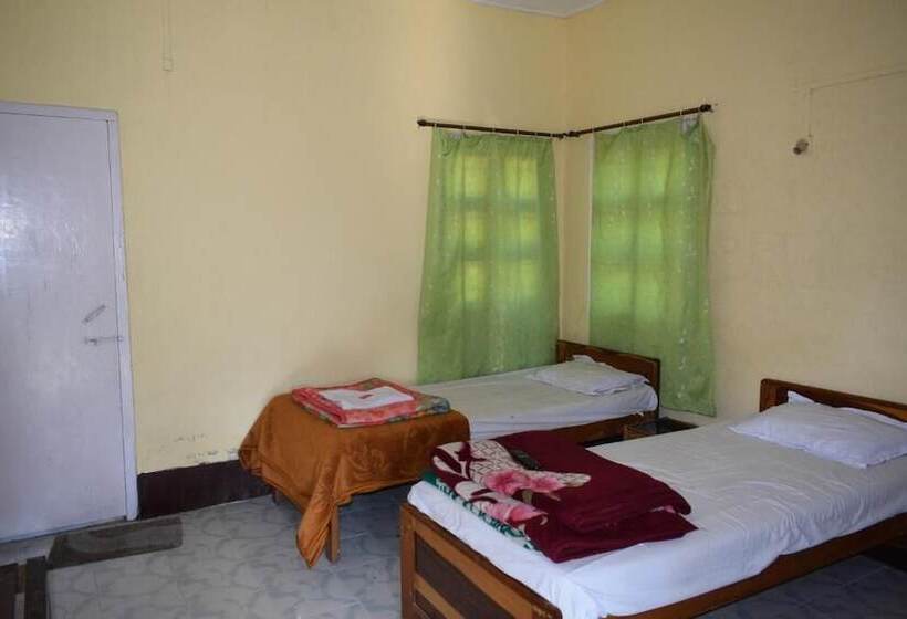 فندق Camp Rhino Resort