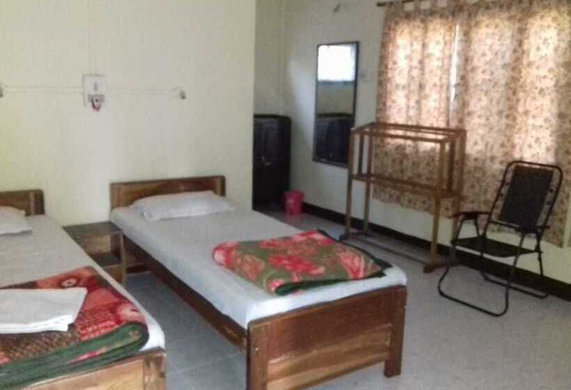 فندق Camp Rhino Resort