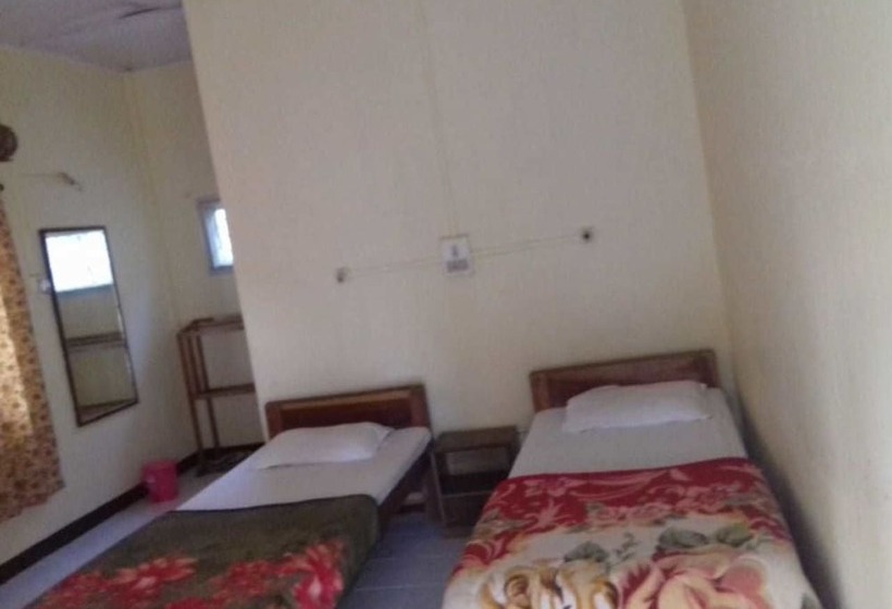 فندق Camp Rhino Resort