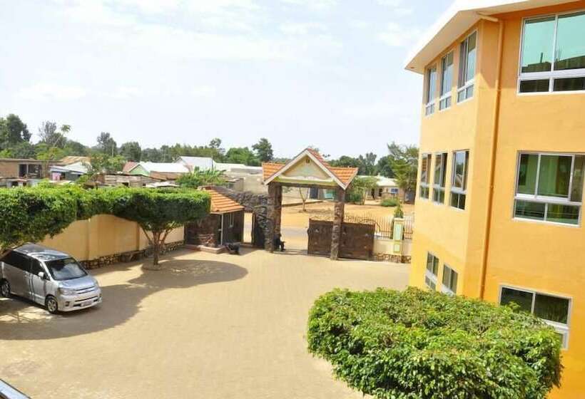 هتل Continental Iganga