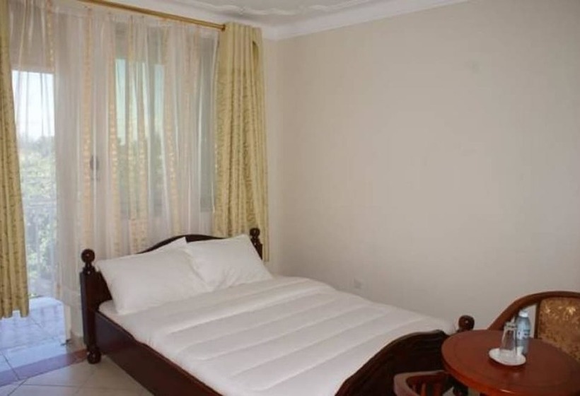 هتل Continental Iganga