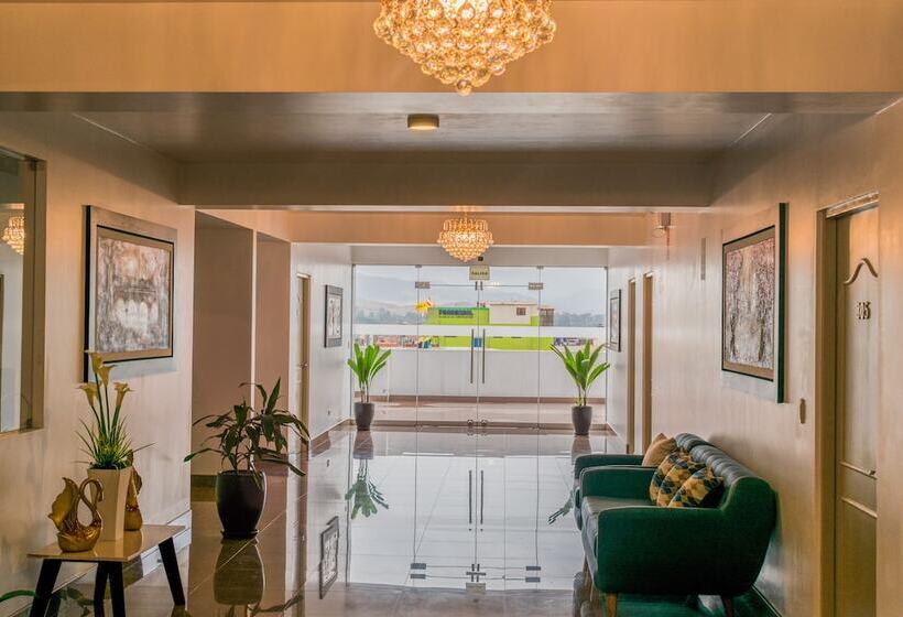 酒店 Costa Riviera