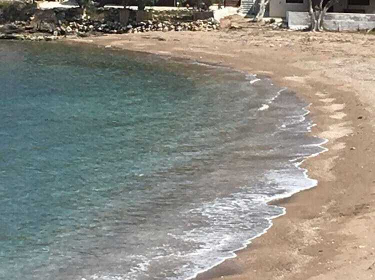 בית מלון כפרי Daskalio Resort Adamis