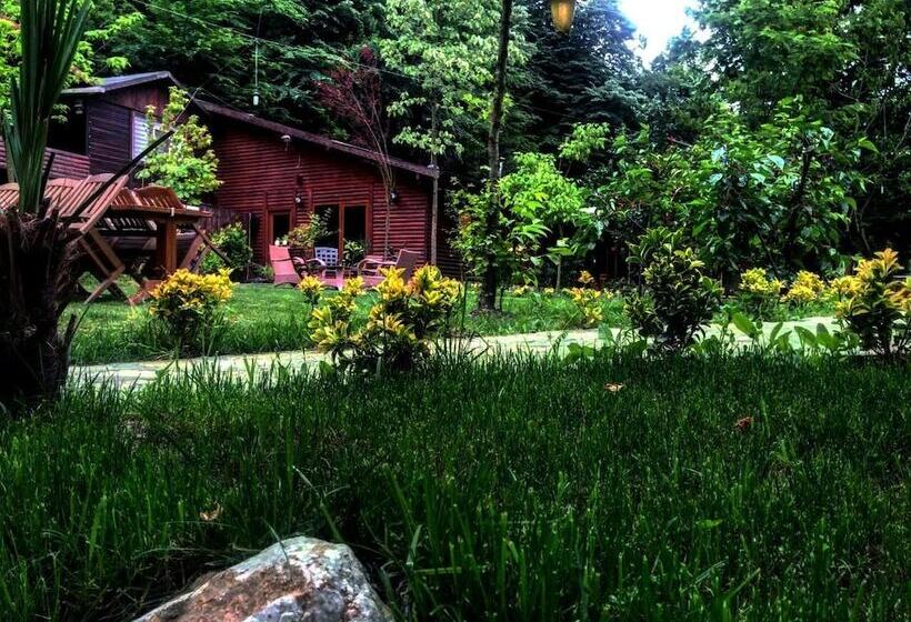בית מלון כפרי Derin Irmak Bungalow