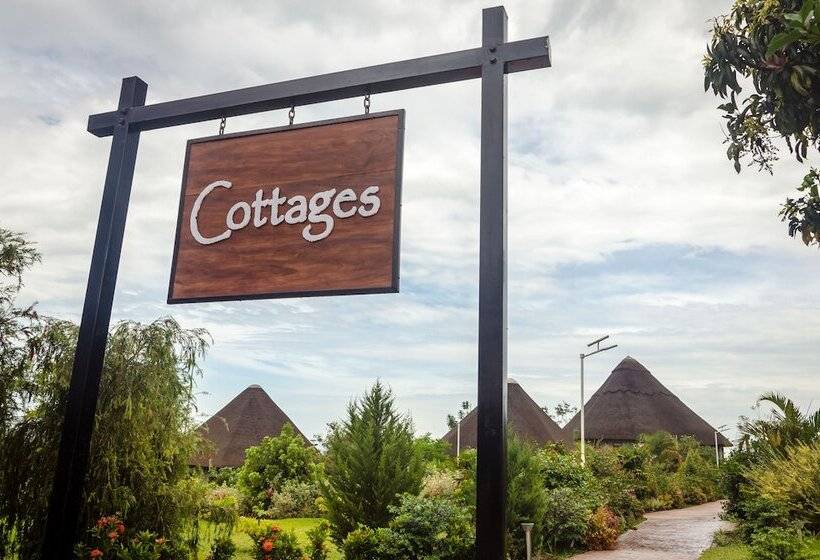 هتل Emburara Farm Lodge