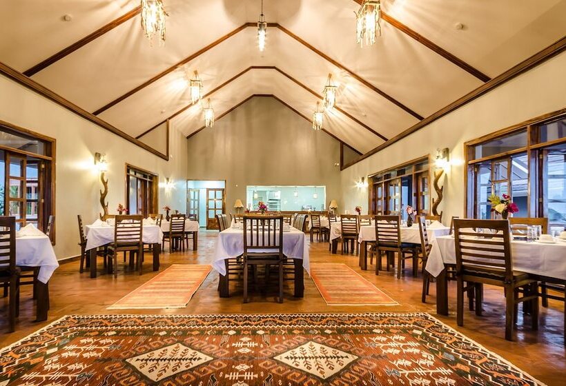 هتل Emburara Farm Lodge